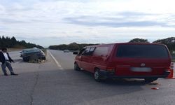 Bursa Karacabey’de Otomobil ile Minibüs Çarpıştı: 2 Yaralı