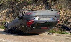 Bursa Mudanya’da Kayalara Çarpan Otomobil Ters Döndü: 2 Yaralı