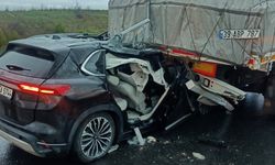 Edirne’de Feci Kaza: Otomobil Tıra Çarptı, 2’si Ağır 3 Yaralı