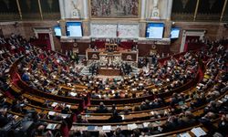 Fransa’da Emeklilik Reformu Askıya Alındı: Yaş 62’de Sabitlendi