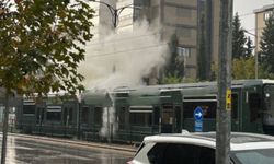 Gaziantep’te Tramvaya Yıldırım Çarptı: Seferler Aksadı