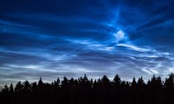 Gökyüzünde Parlayan Gece Bulutları Nasıl Oluşur?
