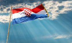 Hırvatistan’da Gökdelen Yangını: 100 İtfaiyeci Müdahale Etti