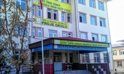 Iğdır’da Lise Önünde Bıçaklı Saldırı: Öğrenci Yaralandı