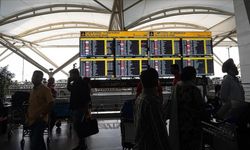 Indira Gandhi Havalimanı'nda Uçuşlar Tekrar Başladı