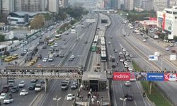 İstanbul’da Vatandaşlar Ata için Saygı Duruşunda