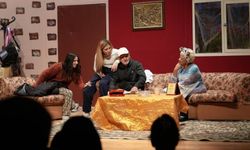 Keçiören’de ‘Babam Geri Döndü’ Tiyatro Oyunu Seyirciyle Buluştu