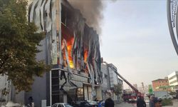Kocaeli’de Parfüm Fabrikasında Yangın: 6 Kişi Hayatını Kaybetti