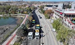 Mogan Gölü’ne Çıkan Cadde Yenilendi: Asfalt Serim Çalışması Yapıldı