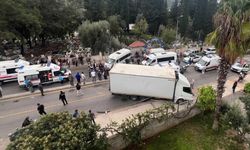 Muğla’da Öğrenci Servisi Kamyonla Çarpıştı: 23 Yaralı