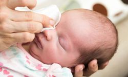 Prematüre Retinopatisi Nedir? Belirtileri, Nedenleri ve Tedavisi