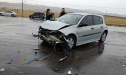 Sivas’ta Can Pazarı: Araçlar Çarpıştı, Ölü ve Yaralılar Var