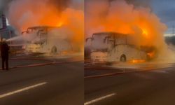 Tur Otobüsü Yolda Alev Aldı: 39 Öğrenci Tahliye Edildi