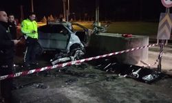 Tuzla Gişelerde Bariyere Çarpan Otomobilde Yangın Çıktı: Doktor Öldü