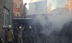 Ümraniye'de İş Yeri Deposunda Yangın Çıktı: 1 İşçi Dumandan Etkilendi