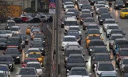 Ankara’da AVM Yoğunluğu: Trafik Felç Oldu, Sürücüler İsyan Etti