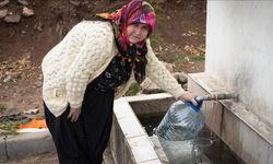 Ankara Sincan'da Su Krizi: Vatandaş Karda Kışta Sıraya Girdi!