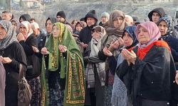 Beypazarı’ndan Umre Yolculuğu: 35 Kişilik Kafile Yola Çıktı