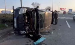 Bolu’da Otomobil Refüje Çarpıp Devrildi: Sürücü Yaralı
