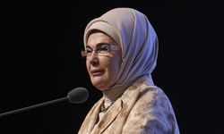 Emine Erdoğan’dan Regaip Kandili için Dualı Paylaşım