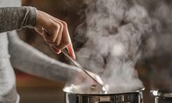 Kaynayan Yemeğin Taşmasını Engelleyen Yöntemler Nelerdir?