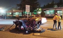 Konya Selçuklu’da Ağaca Çarpan Araç Takla Attı: 1 Ölü, 1 Yaralı