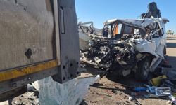 Malatya-Akçadağ Yolunda Ölümlü Kaza: Ticari Araç Tıra Arkadan Çarptı