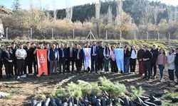 Mamak’ta Öğrenciler Sürdürülebilir Çevre için Fidan Dikti