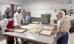 Pursaklar’da Pastacılık Eğitimi İmalathanede Uygulamalı Yapılıyor