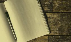 Rüyada Defter Görmek, Yazılı Defter, Renkli Defter, Çizgili Defter, Kareli Defter ve Satın Almak Ne Anlama Gelir?