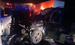 Sakarya’da İki Araç Kafa Kafaya Çarpıştı: 1 Ölü, 5 Yaralı