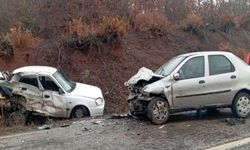 Tokat Almus’ta Ölümlü Kaza: İki Otomobil Kafa Kafaya Girdi
