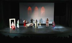 Atatürk Sanat Merkezi’nde Ferhad ile Şirin Ayakta Alkışlandı