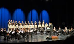 Cumhurbaşkanlığı Klasik Türk Müziği Korosu AKM'de Konser Verdi