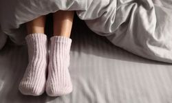 Çorapla Uyumak Zararlı mı? Uyku Kalitesini Değiştiren Alışkanlık