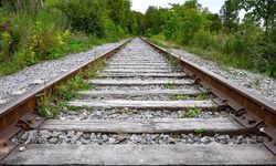 Demir Yolu Raylarının Arasında Neden Boşluk Vardır?