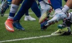 Futbolcular Neden Dar Krampon Giyer? Seçerken Yapılan 5 Kritik Hata