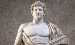 Heykeller Neden Beyazdır?