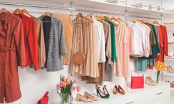 Kapsül Dolap Nedir? Az Parça ile Maksimum Şıklık