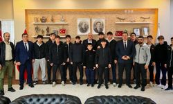 Kızılcahamam Belediye Başkanı Acar, Şampiyon Sporcuları Ağırladı