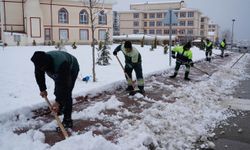 Keçiören Belediyesi’nden Buzlanmaya Karşı Tuzlama Seferberliği