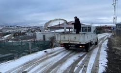 Ankara Mamak'ta Kar Alarmı: Ekipler 24 Saat Sahada!