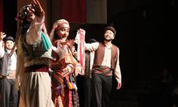 Yöresel Halk Oyunları Tiyatro Sahnesinde Yeniden Yorumlanıyor