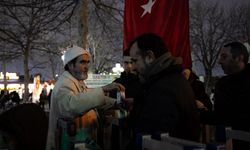 Başkentte Yarım Asırlık Kandil Geleneği: Binlerce Vatandaşa Süt İkram Edildi