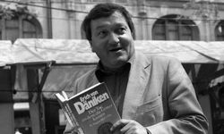 "Tanrıların Arabaları" Kitabının Yazarı Erich von Däniken Hayatını Kaybetti