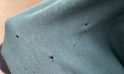 Tişörtler Neden Genellikle Bel ve Göbek Hizasından Delinir?