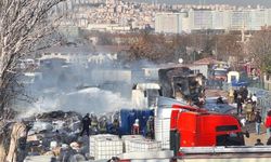 Yenimahalle Yediemin Otoparkında Yangın: Alkol Yüklü Tırlar Alev Aldı