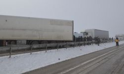 Erzurum-Erzincan Kara Yolunda 11 Araç Birbirine Girdi: 20 Yaralı