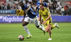 Fenerbahçe, Kasımpaşa'yı Yenip Zirveye Ortak Olmak İstiyor