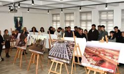 Mamak’ta “Kırık Saatler” Sergisi Depremin Yıl Dönümünde Açıldı